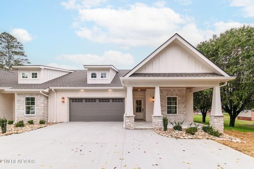 111 Alpine Dr, Clinton, TN, 37716-6779 | Card Image