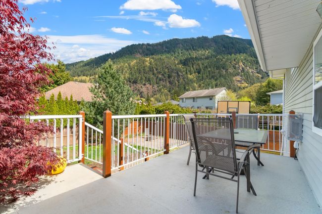 452 Naismith Avenue, House other with 5 bedrooms, 3 bathrooms and 6 parking in Harrison Hot Springs BC | Image 38