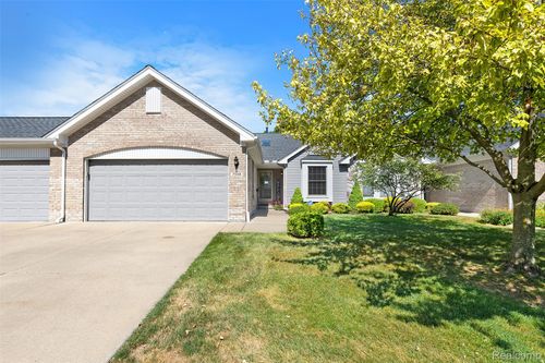 9-7348 Green Meadow Ln, Canton, MI, 48187-2483 | Card Image