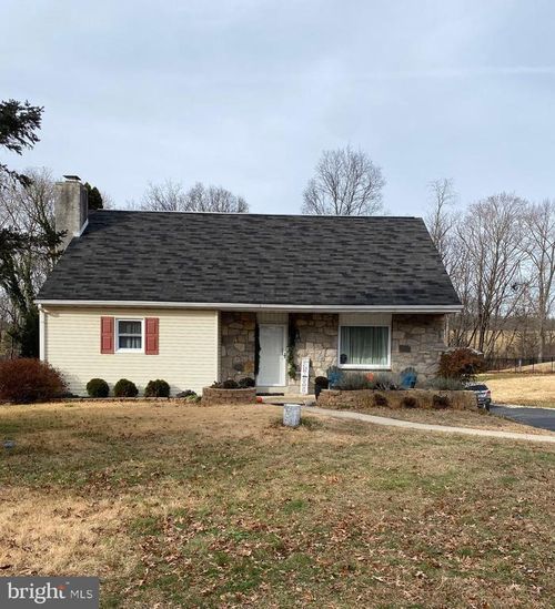 847 Rivendell Ln, POTTSTOWN, PA, 19464-2730 | Card Image