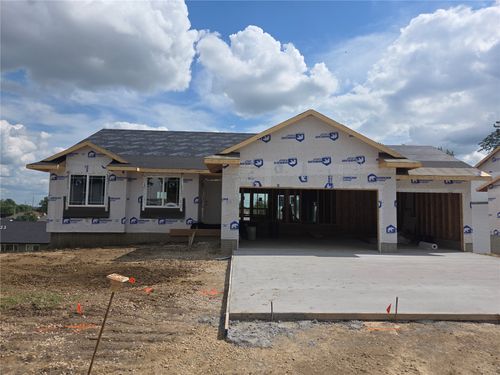 1833 Holly Meadow Ave Sw, Cedar Rapids, IA, 52404-7607 | Card Image