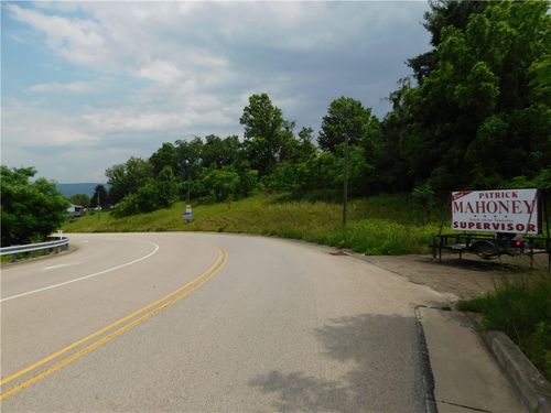 329 Mcclellandtown Rd, Uniontown, PA, 15401-5096 | Card Image