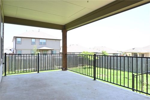 124 Gray Wolf Dr, San Marcos, TX, 78666-3735 | Card Image