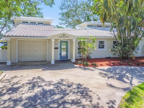 9265 Treasure Ln Ne, St Petersburg, FL, 33702-2662 | Card Image