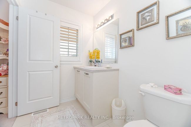 56 Manor Forest Rd, House other with 4 bedrooms, 4 bathrooms and 4 parking in Mount Albert ON | Image 43
