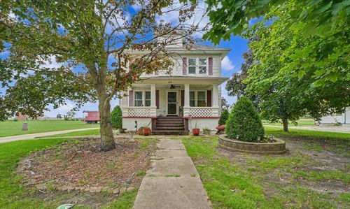 102 N Pine St, Buckley, IL, 60918-8101 | Card Image