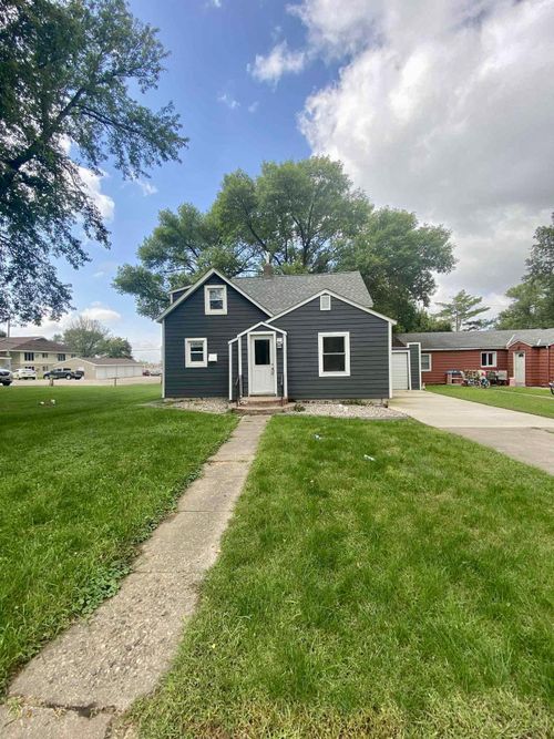 511 Division St N, Clara City, MN, 56222-1004 | Card Image