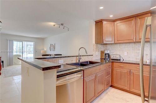 101-2212 Ne 1st Way, Boynton Beach, FL, 33435-2337 | Card Image