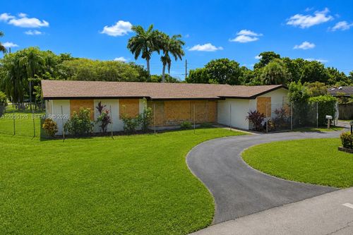 16842 Sw 86th Ave, Palmetto Bay, FL, 33157-4622 | Card Image