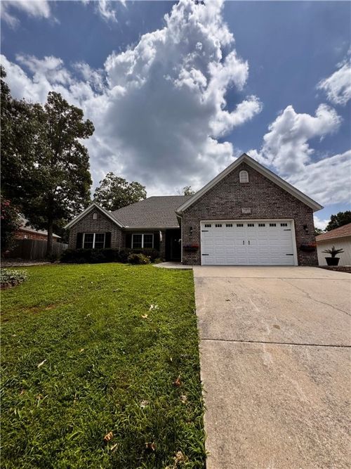 15 Thackery Ln, Bella Vista, AR, 72714-4501 | Card Image