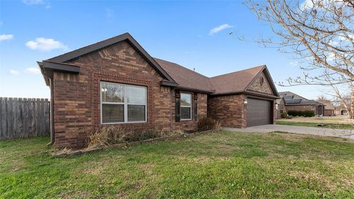 504 Blair Cir, Pea Ridge, AR, 72751-3185 | Card Image