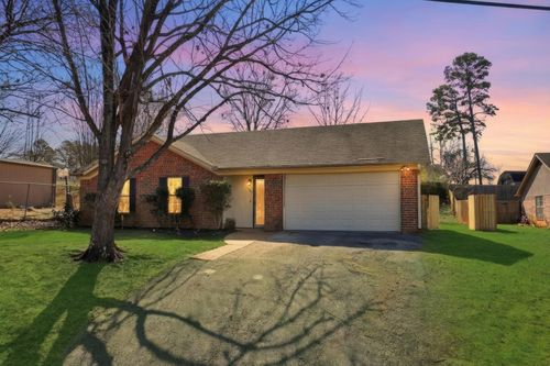 107 Janet Kay Dr, Longview, TX, 75605-8005 | Card Image