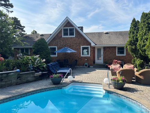 2 W Hillover Rd, Hampton Bays, NY, 11946-1626 | Card Image
