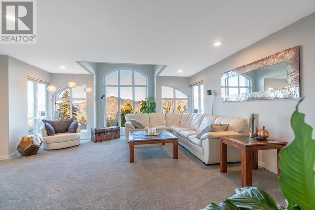 2015 High Country Blvd, House other with 4 bedrooms, 3 bathrooms and 2 parking in Kamloops BC | Image 9
