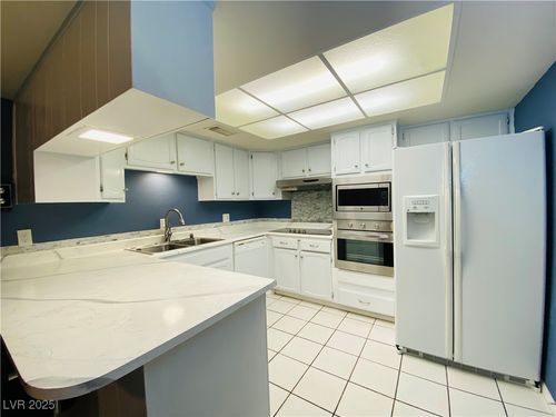 3766 Colonial Dr, Las Vegas, NV, 89121-4403 | Card Image