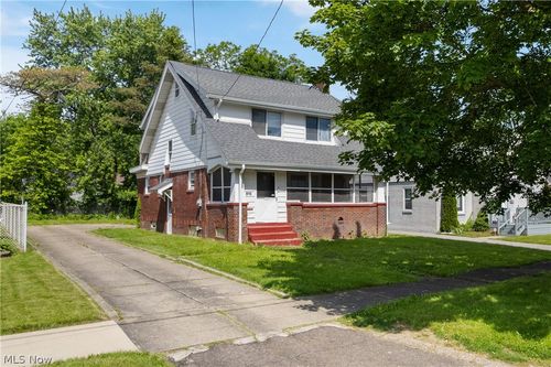 890 Winton Ave, Akron, OH, 44320-2830 | Card Image