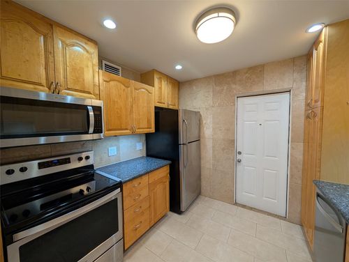 apt-136-608 Ne 2nd St, Dania Beach, FL, 33004-3303 | Card Image