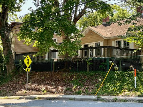 40 Brownwood Ave, Asheville, NC, 28806-4542 | Card Image