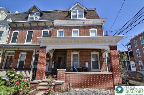1227 Chew St, Allentown, PA, 18102-3742 | Card Image