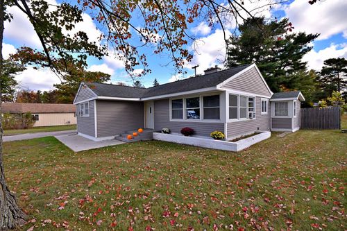 719 S Lakeshore Dr, Lake City, MI, 49651-8054 | Card Image