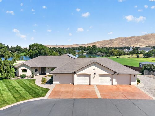 7501 S 1366 Pr Sw, Prosser, WA, 99350-9520 | Card Image