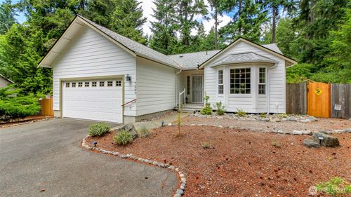 7507 27th Street Ct Nw, Gig Harbor, WA, 98335-6490 | Card Image
