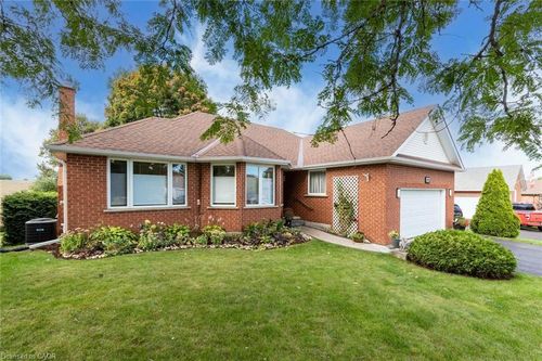 137 Lou'S Blvd, Rockwood, ON, N0B2K0 | Card Image