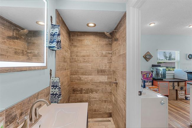 Full bath in office | Image 25