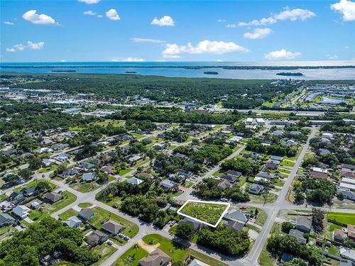 1325 2nd Rd Sw, Vero Beach, FL, 32962-6472 | Card Image
