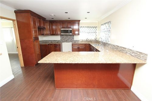 3609 W 144th St, Hawthorne, CA, 90250-8442 | Card Image