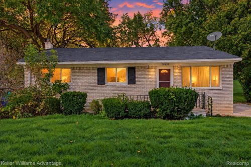 28638 Fernwood St, Inkster, MI, 48141-3300 | Card Image