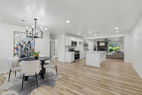 210 E Vida Way, Norman, OK, 73069 | Card Image