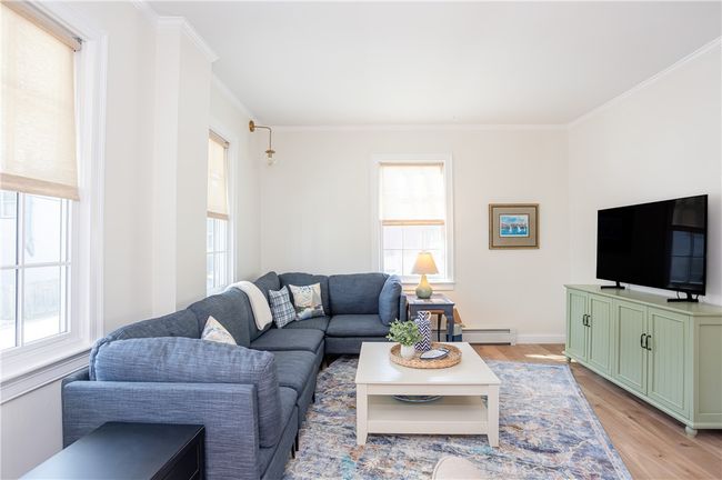 4 Gladding Ct, Home with 3 bedrooms, 1 bathrooms and 3 parking in Newport RI | Image 7
