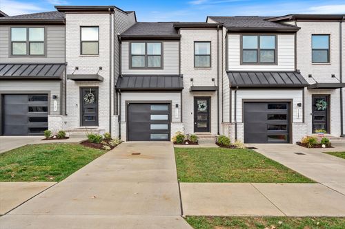 1125 Riverbrook Dr, Gallatin, TN, 37066-8068 | Card Image