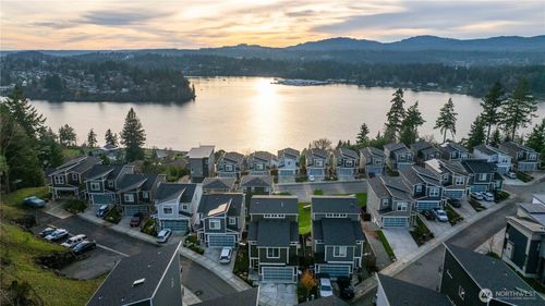 139 Blackfish Ct, Bremerton, WA, 98310-2582 | Card Image