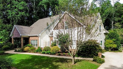 445 Tuxedo Dr, Commerce, GA, 30530-8228 | Card Image