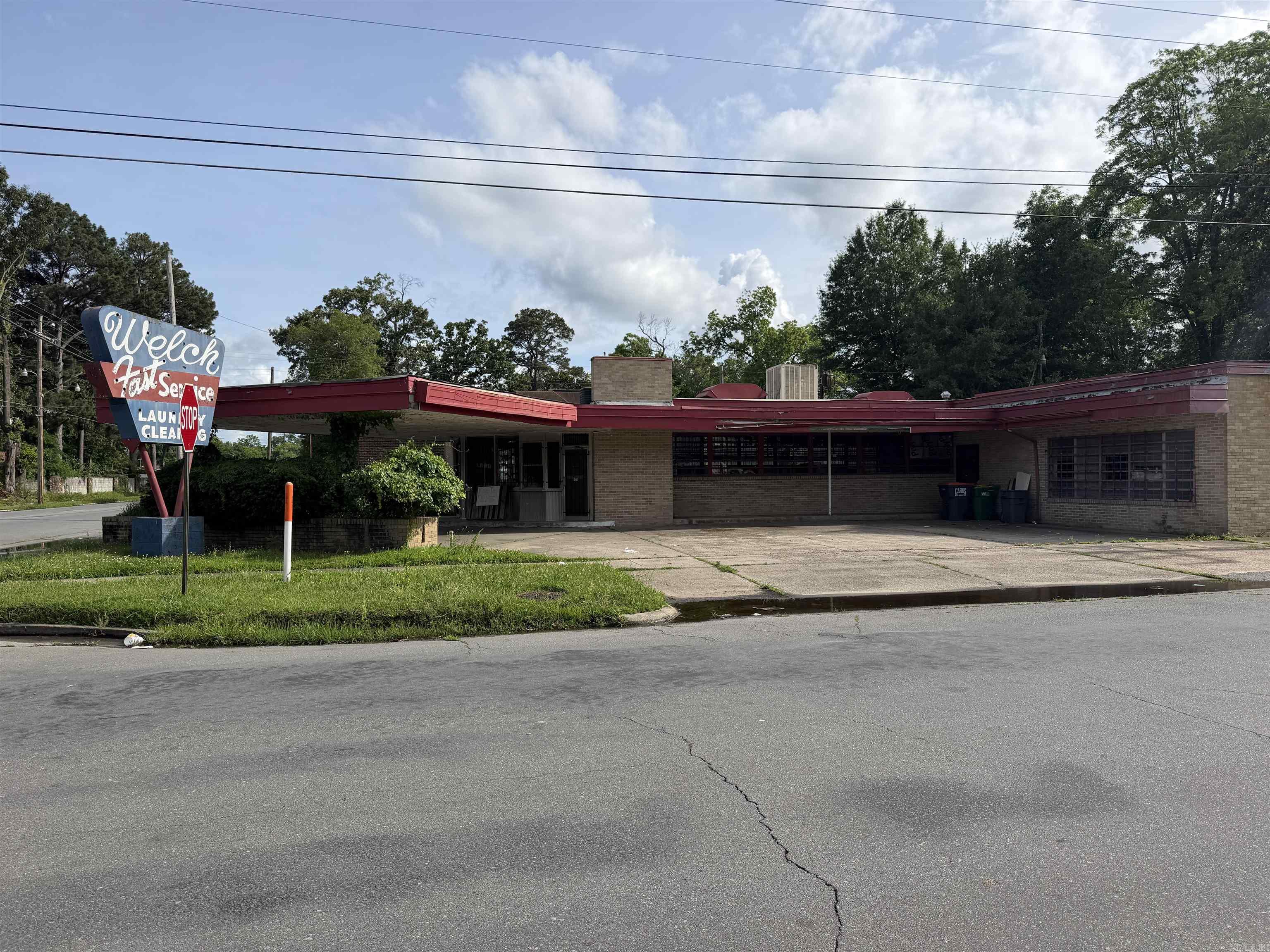 1300 S Cherry St, Pine Bluff, AR 71601