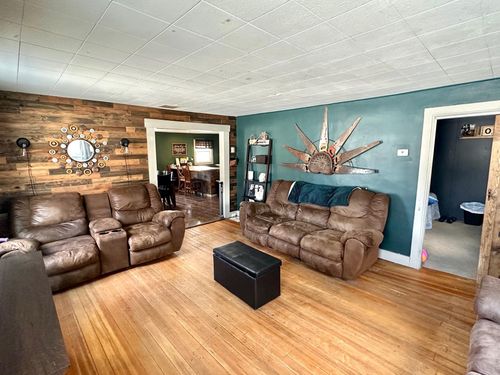 109 Central Ave N, Geneva, MN, 56035-5536 | Card Image