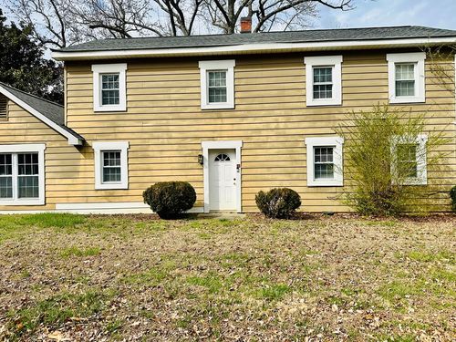 3984 Farmville Rd, Farmville, VA, 23901-5912 | Card Image