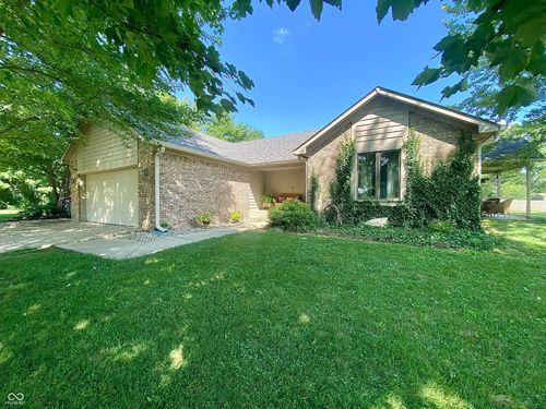 8829 Tracy Dr, Clayton, IN, 46118-9189 | Card Image