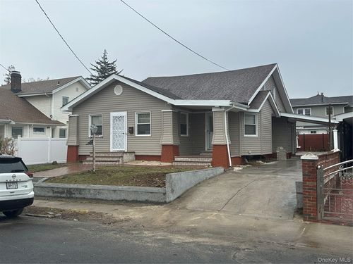 18740 Hilburn Ave, Saint Albans, NY, 11412-1932 | Card Image