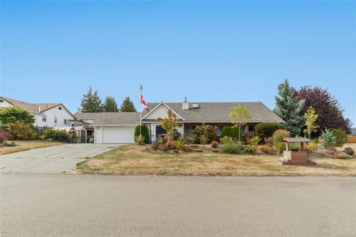 697 Woodburn St, Parksville, BC, V9P2M1 | Card Image