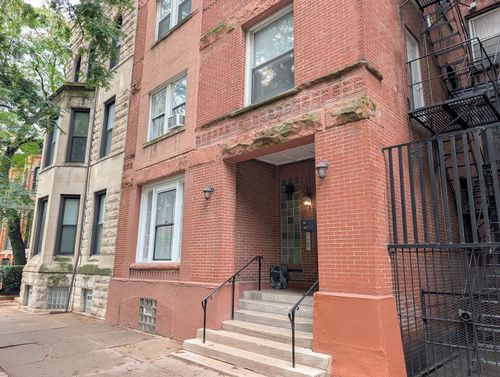 4r-14 W Chestnut St, Chicago, IL, 60610-3358 | Card Image