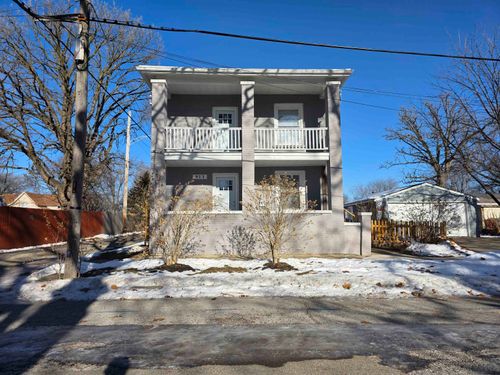 913 Loomis St, Rockford, IL, 61102-2848 | Card Image