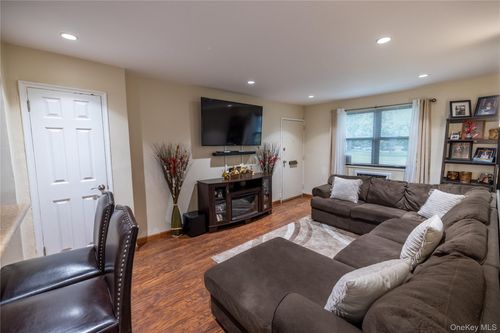 a-136-35 68th Dr, Flushing, NY, 11367-1619 | Card Image