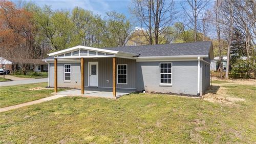 1 Godwin Ct, Greensboro, NC, 27405-3409 | Card Image