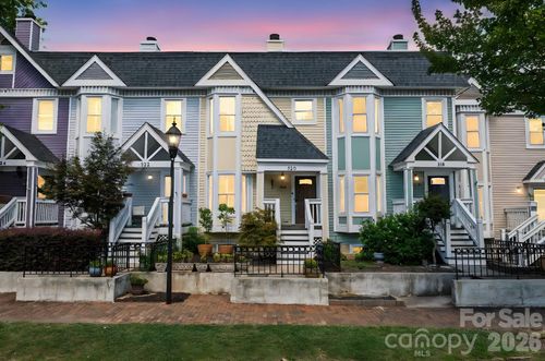 320 W 10th St, Charlotte, NC, 28202-1712 | Card Image