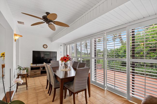 6858 Fountains Cir, Condo with 3 bedrooms, 3 bathrooms and null parking in Lake Worth FL | Image 33