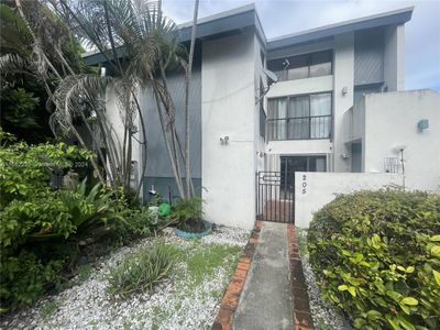 205 - 8301 Sw 157th Ave, Condo with 2 bedrooms, 2 bathrooms and null parking in Miami FL | Image 1