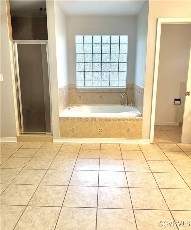 Primary Bath with Walk-in shower and Soaking Tub! | Image 28